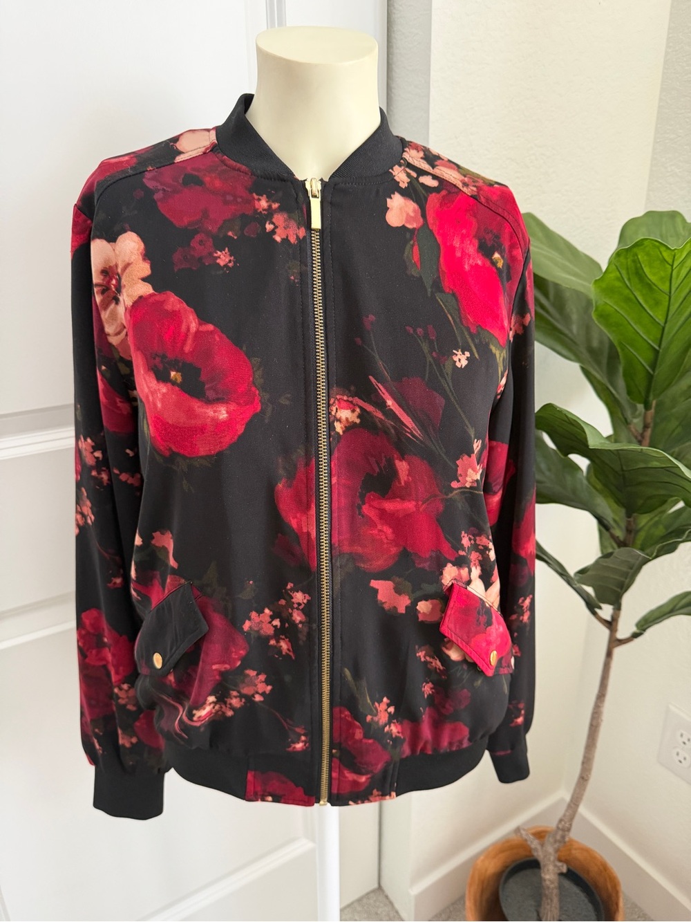 Susan Graver Floral Bomber Jacket XS Red Mahogany Black Gold Zip